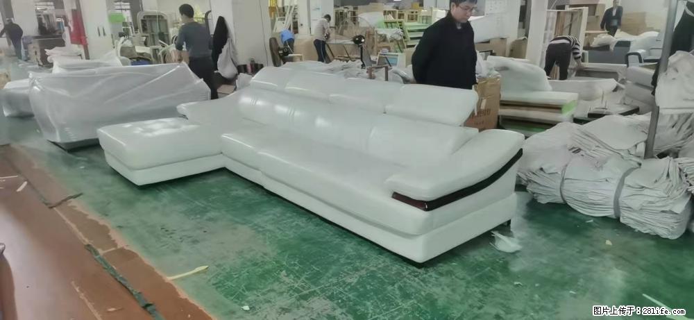 【大厂仿真皮沙发】实木框架,高回弹海绵45密度。全新包装,质量非常好,3.6米右贵妃 - 各类家具 - 居家生活 - 雅安分类信息 - 雅安28生活网 ya.28life.com