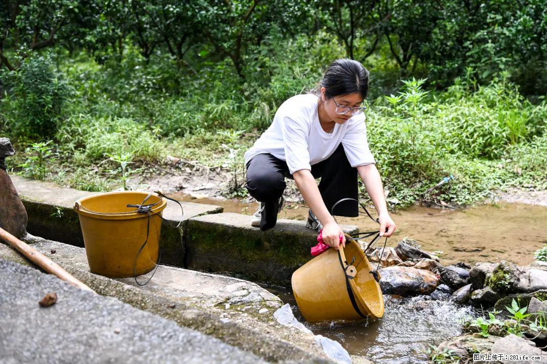 全网追的“扁担女孩”,找了一份暑假工,时薪12元 - 雅安生活资讯 - 雅安28生活网 ya.28life.com