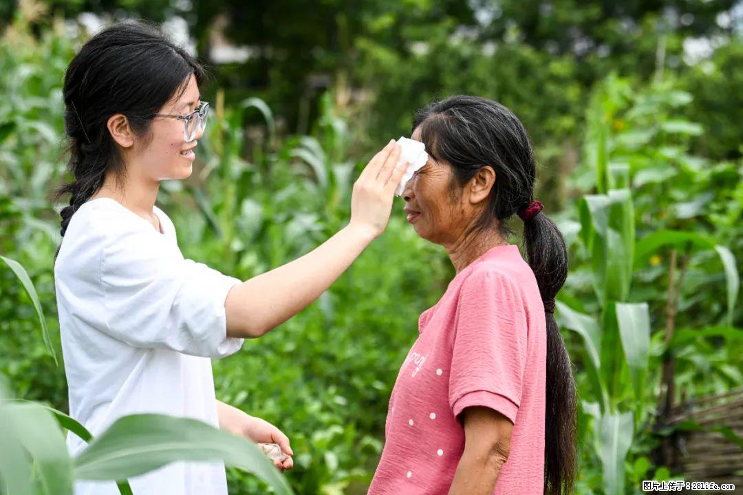 全网追的“扁担女孩”,找了一份暑假工,时薪12元 - 雅安生活资讯 - 雅安28生活网 ya.28life.com